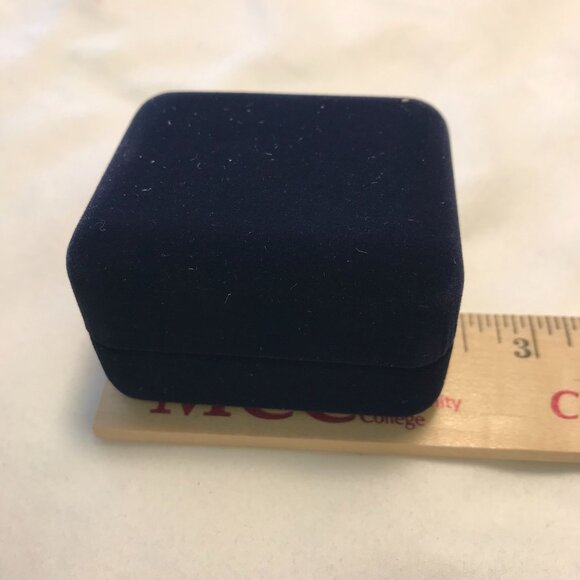 10K Diamond Accent Initial Pendant "L" In Velvet Box By Avon - Picture 13 of 15